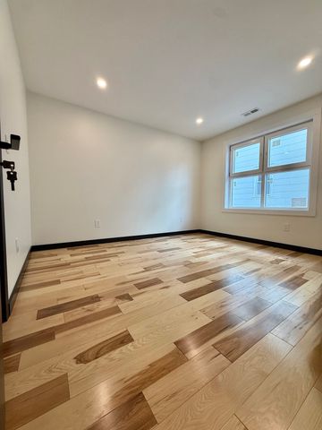 35 Greendale Ave A, Worcester, MA 01606