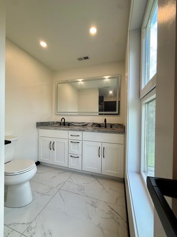 35 Greendale Ave A, Worcester, MA 01606