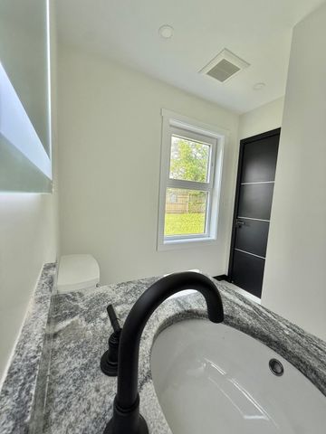 35 Greendale Ave A, Worcester, MA 01606