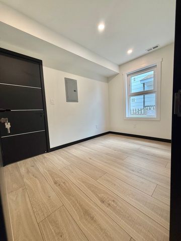 35 Greendale Ave A, Worcester, MA 01606