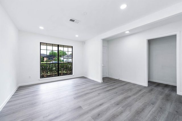 7607 Grape Street, Houston, TX 77074