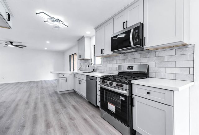 7607 Grape Street, Houston, TX 77074