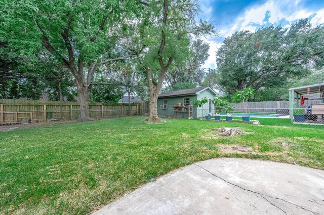 7607 Grape Street, Houston, TX 77074