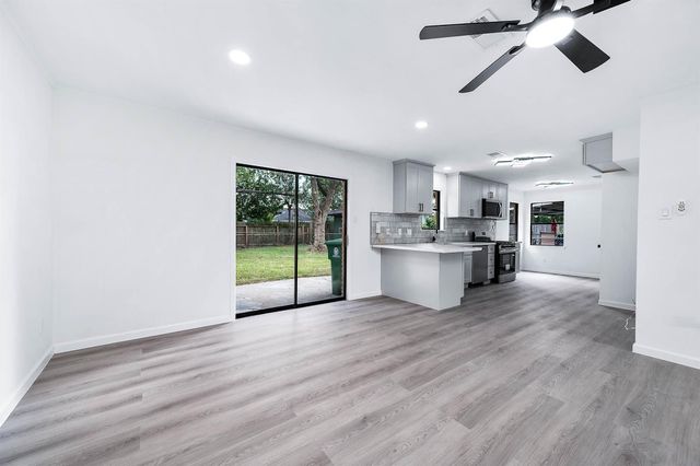 7607 Grape Street, Houston, TX 77074