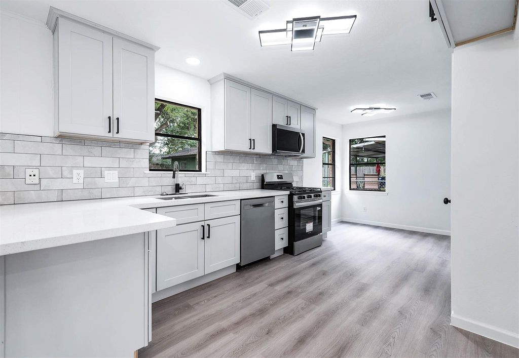 7607 Grape Street, Houston, TX 77074