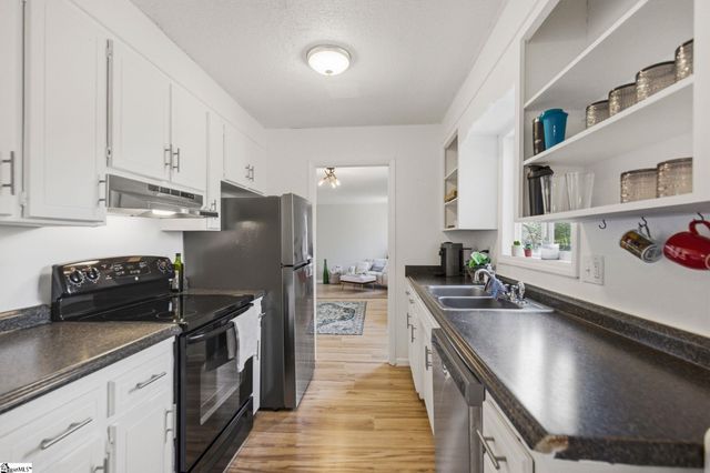 1201 Winding Way, Taylors, SC 29687