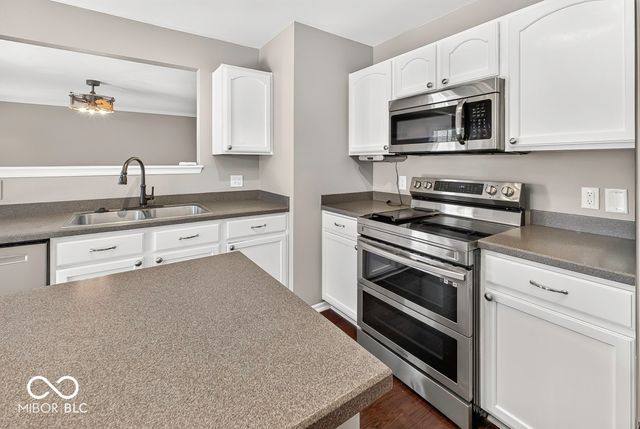 971 Shenandoah Way, Greenwood, IN 46143