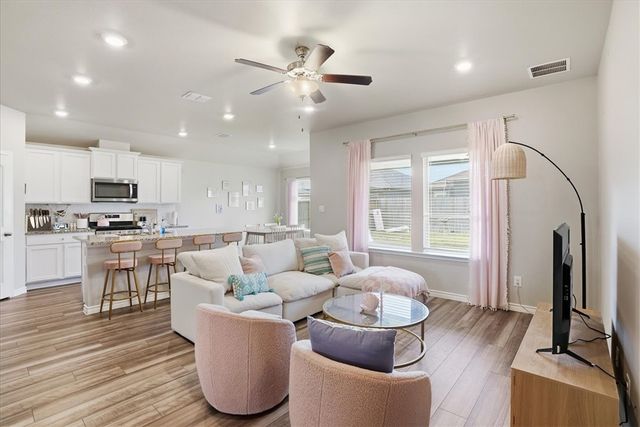 7909 Bronco Buster Dr, Corpus Christi, TX 78414