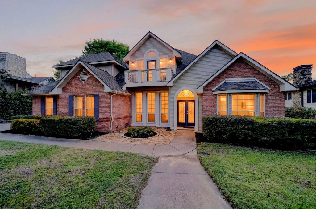 137 Shepherds Glen Road, Heath, TX 75032