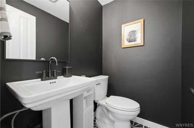 24 In The Woods Lane, West Seneca, NY 14224