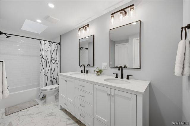 24 In The Woods Lane, West Seneca, NY 14224