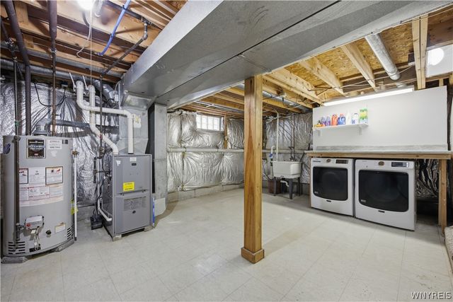 24 In The Woods Lane, West Seneca, NY 14224