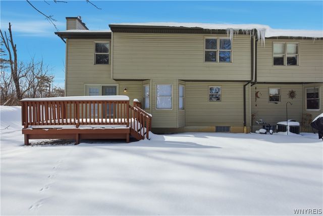 24 In The Woods Lane, West Seneca, NY 14224