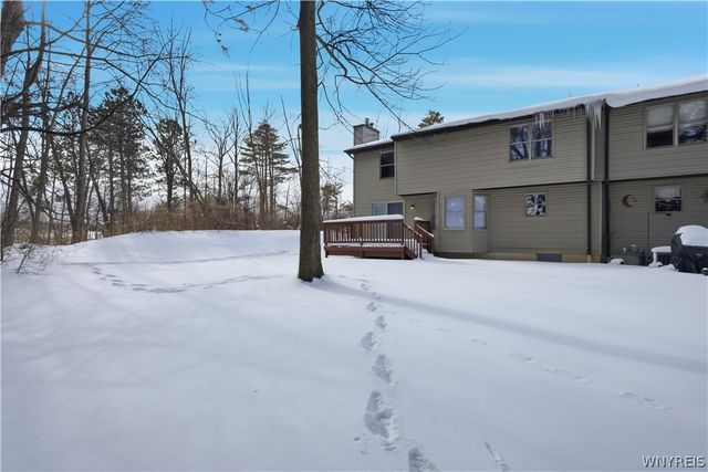 24 In The Woods Lane, West Seneca, NY 14224