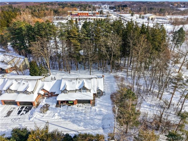 24 In The Woods Lane, West Seneca, NY 14224