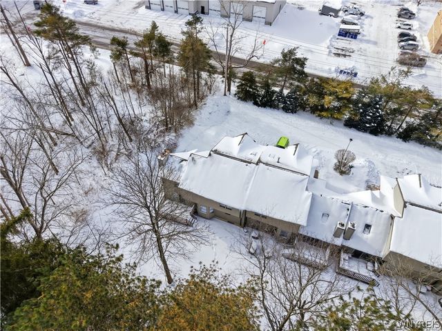 24 In The Woods Lane, West Seneca, NY 14224