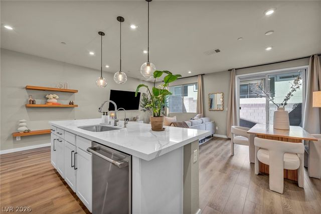 11898 Vector Ray Avenue, Las Vegas, NV 89138