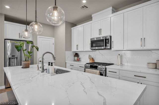 11898 Vector Ray Avenue, Las Vegas, NV 89138