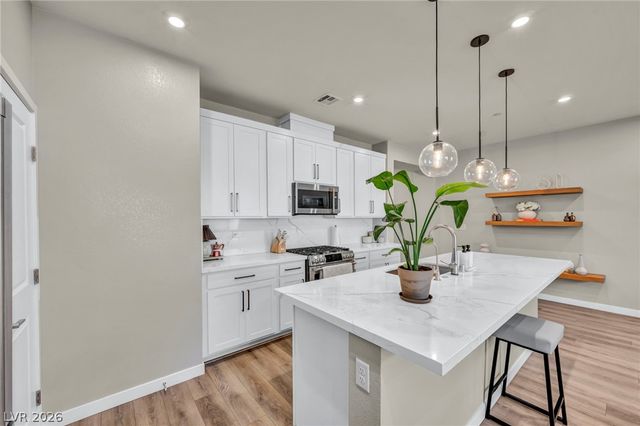 11898 Vector Ray Avenue, Las Vegas, NV 89138