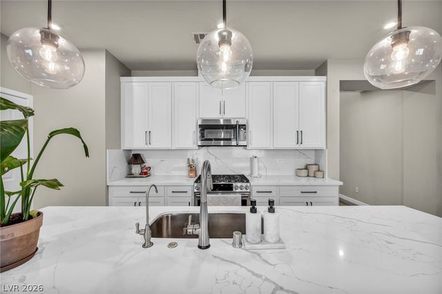 11898 Vector Ray Avenue, Las Vegas, NV 89138