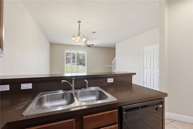 1189 Normandie Way, Vero Beach, FL 32960