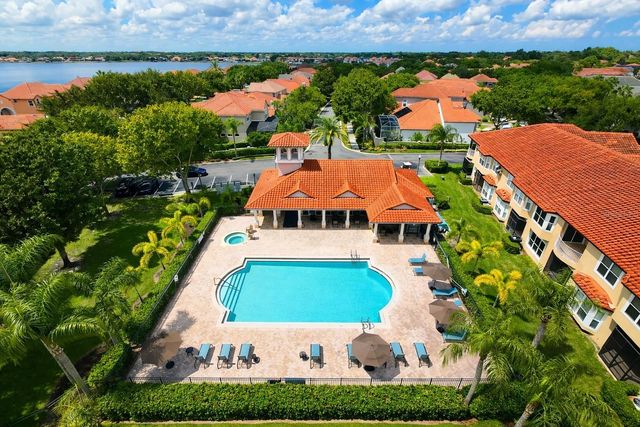 8766 THE ESPLANADE 23, Orlando, FL 32836