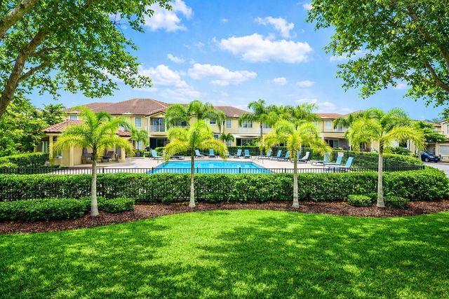 8766 THE ESPLANADE 23, Orlando, FL 32836