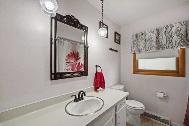 2181 S 88th STREET, West Allis, WI 53227