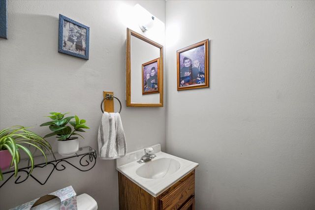 2181 S 88th STREET, West Allis, WI 53227