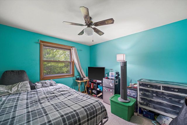 2181 S 88th STREET, West Allis, WI 53227
