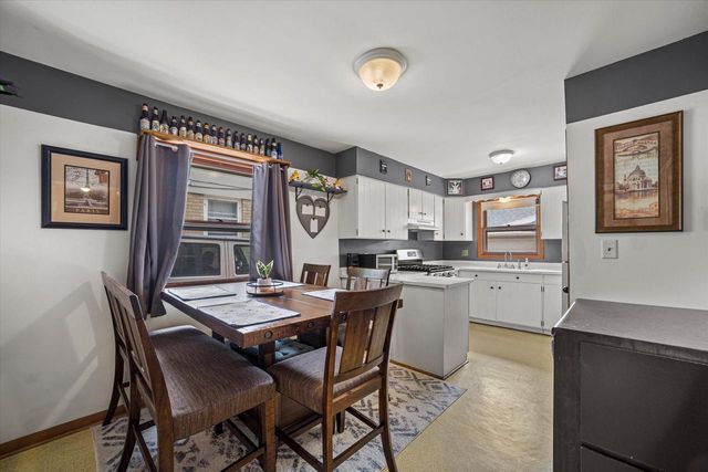 2181 S 88th STREET, West Allis, WI 53227