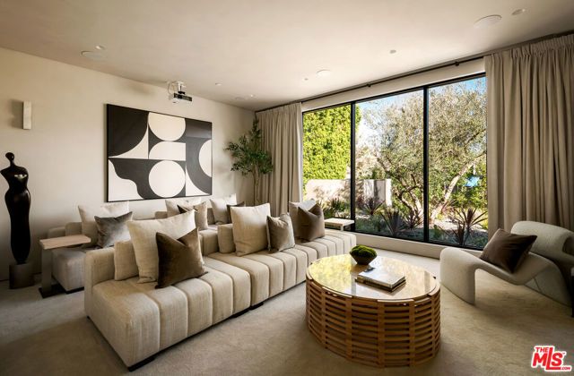 4165 Nagle Avenue, Sherman Oaks, CA 91423