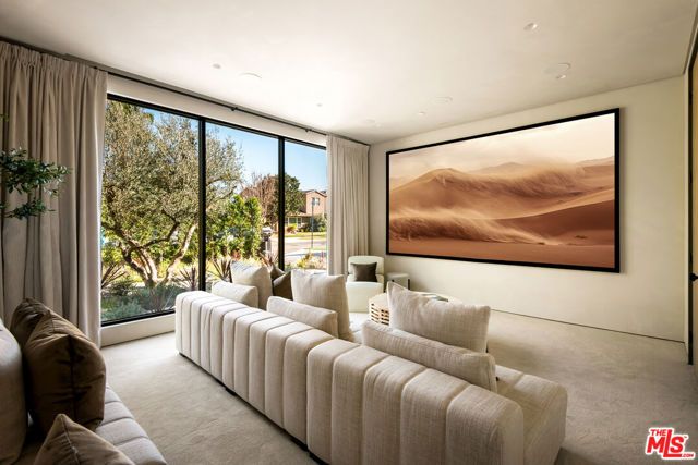 4165 Nagle Avenue, Sherman Oaks, CA 91423