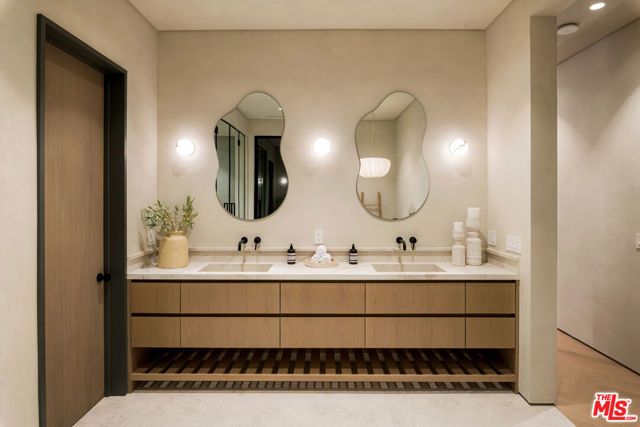 4165 Nagle Avenue, Sherman Oaks, CA 91423