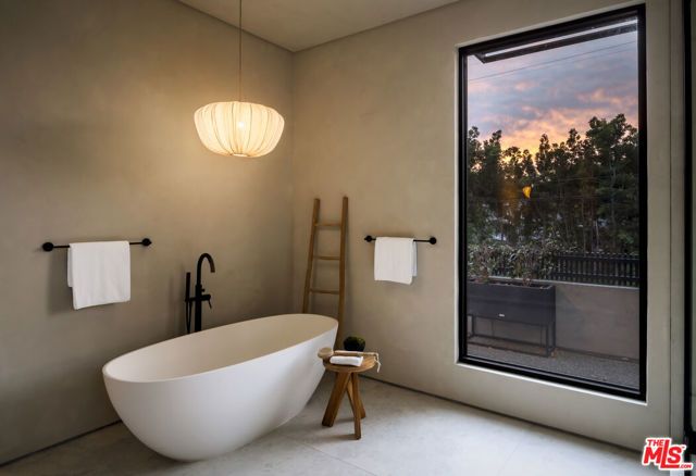 4165 Nagle Avenue, Sherman Oaks, CA 91423