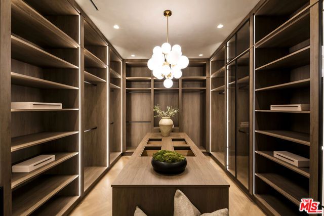 4165 Nagle Avenue, Sherman Oaks, CA 91423