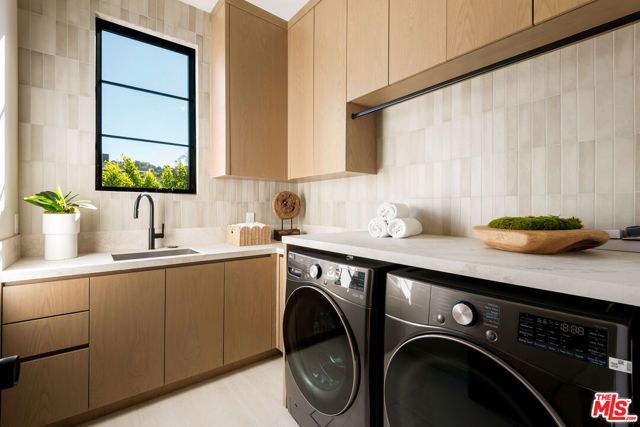 4165 Nagle Avenue, Sherman Oaks, CA 91423