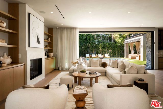 4165 Nagle Avenue, Sherman Oaks, CA 91423