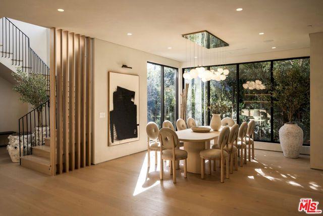 4165 Nagle Avenue, Sherman Oaks, CA 91423