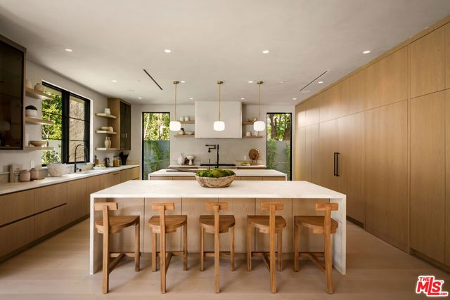 4165 Nagle Avenue, Sherman Oaks, CA 91423