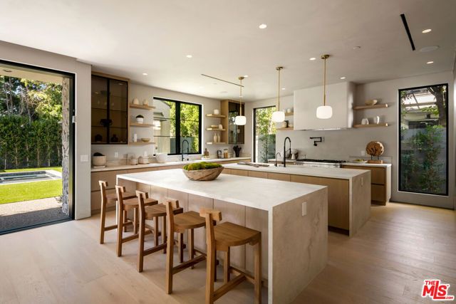 4165 Nagle Avenue, Sherman Oaks, CA 91423