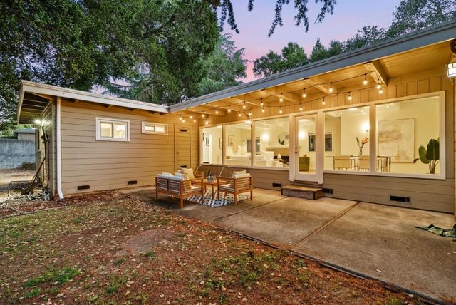 20141 Mendelsohn Lane, Saratoga, CA 95070