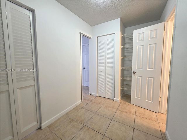 2800 NW 56th Ave E303, Lauderhill, FL 33313