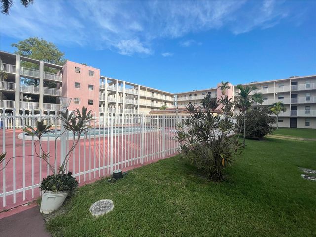 2800 NW 56th Ave E303, Lauderhill, FL 33313
