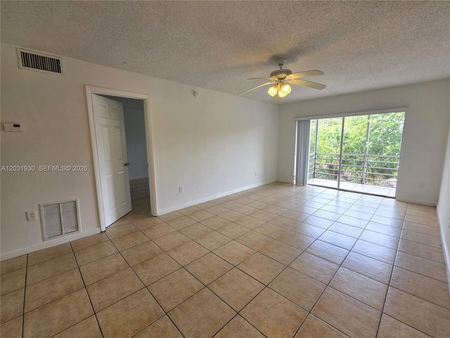2800 NW 56th Ave E303, Lauderhill, FL 33313