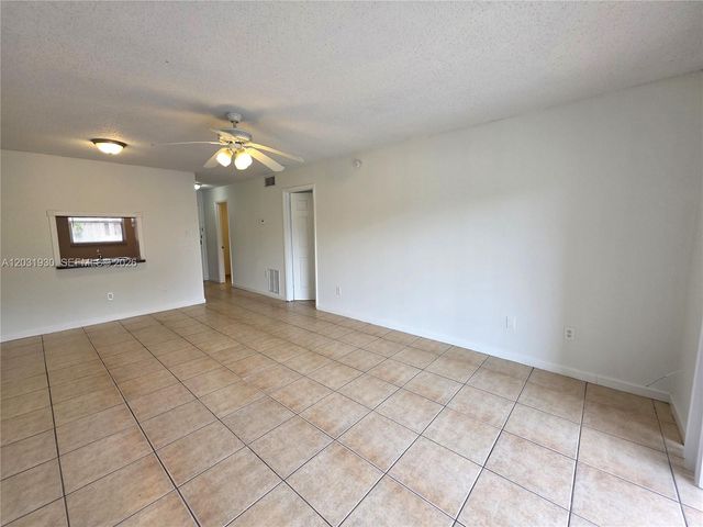 2800 NW 56th Ave E303, Lauderhill, FL 33313