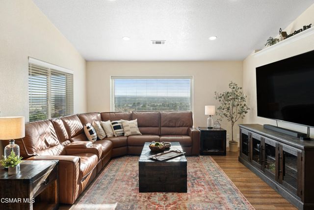 10464 Caribou Avenue, Apple Valley, CA 92308