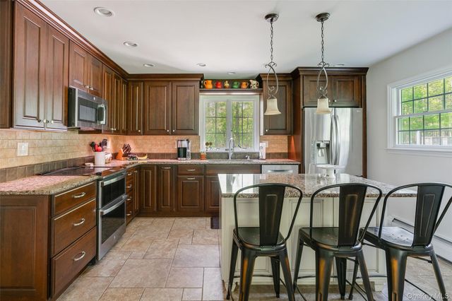 12 Oriole Drive, Woodstock, NY 12498
