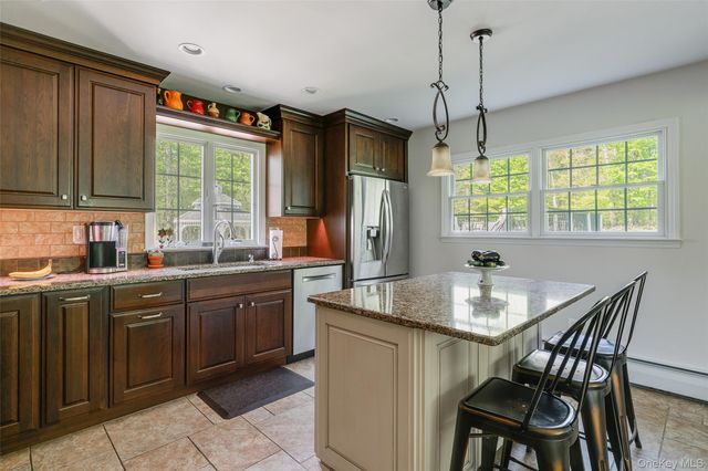 12 Oriole Drive, Woodstock, NY 12498