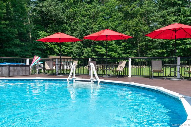 12 Oriole Drive, Woodstock, NY 12498